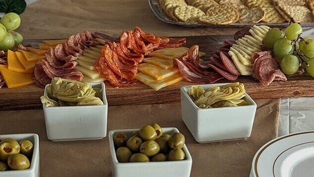 OPTION MENU BOAT DAY PICNIC EVENT